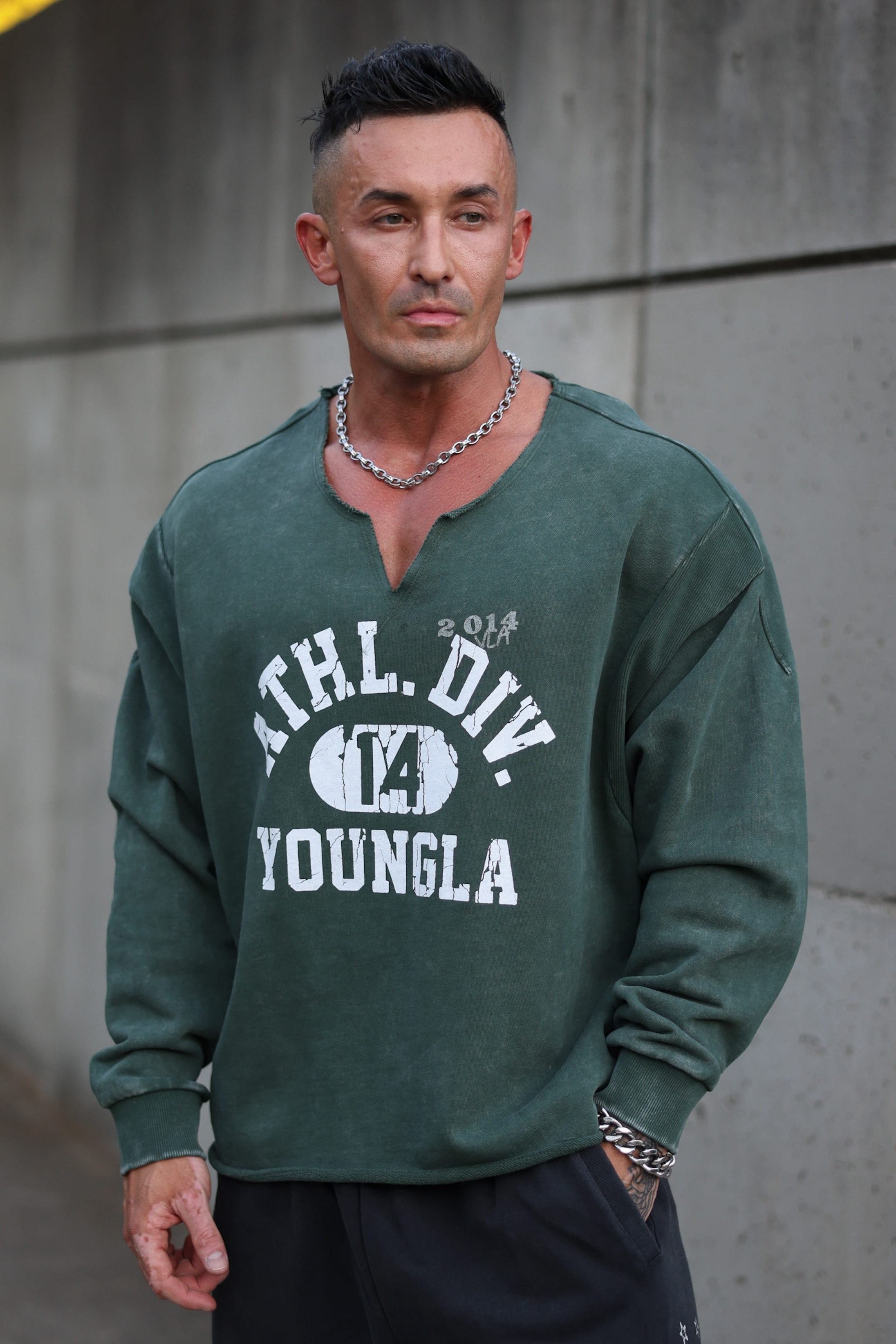 8098 - Golden Era Pump Cover Crewneck