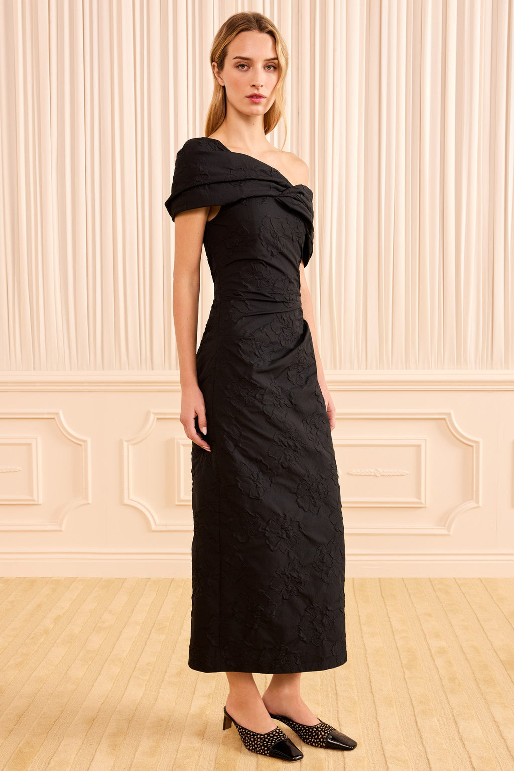 Violeta Off the Shoulder Cloque Dress - Noir