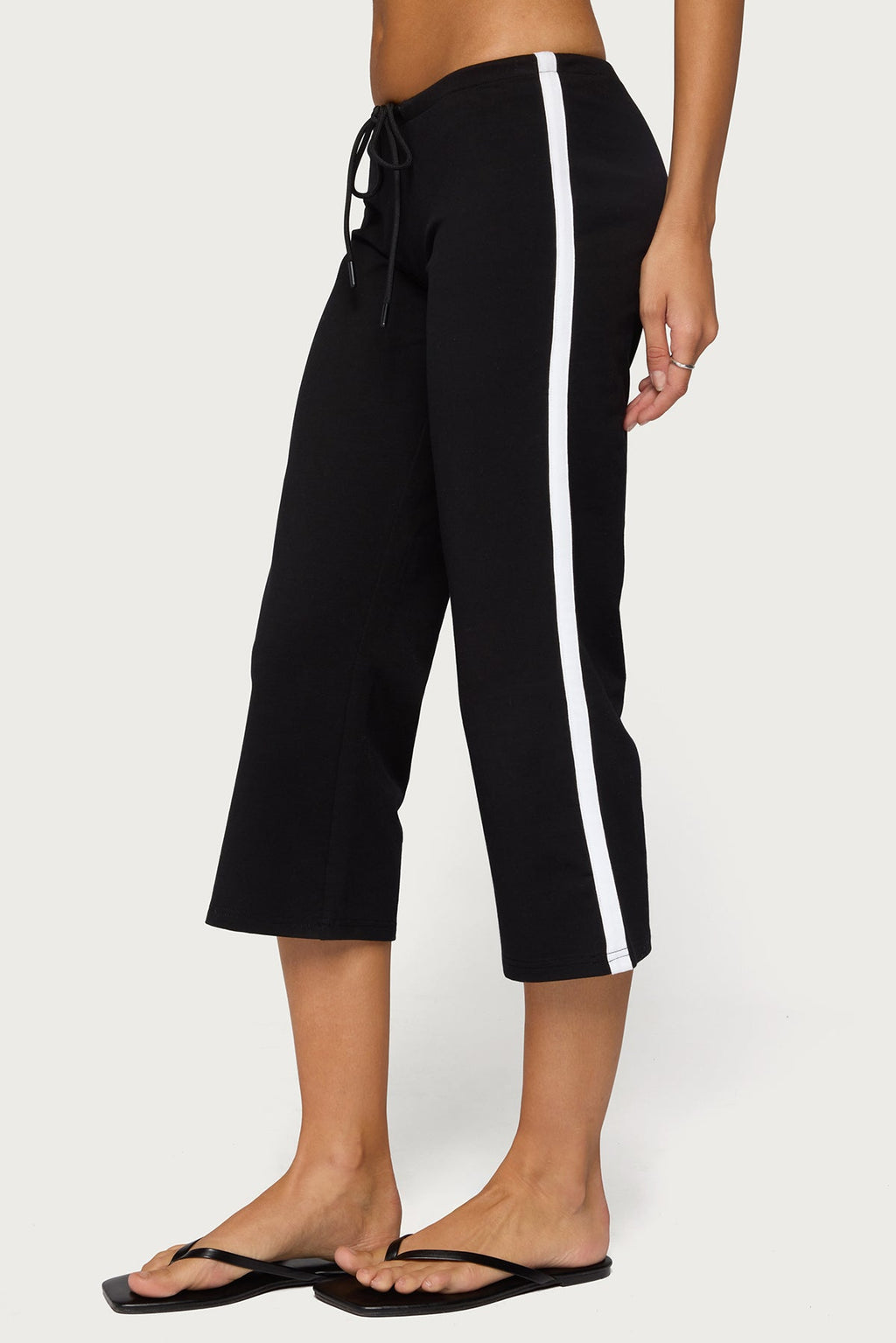 Milene Contrast French Terry Capri Pants