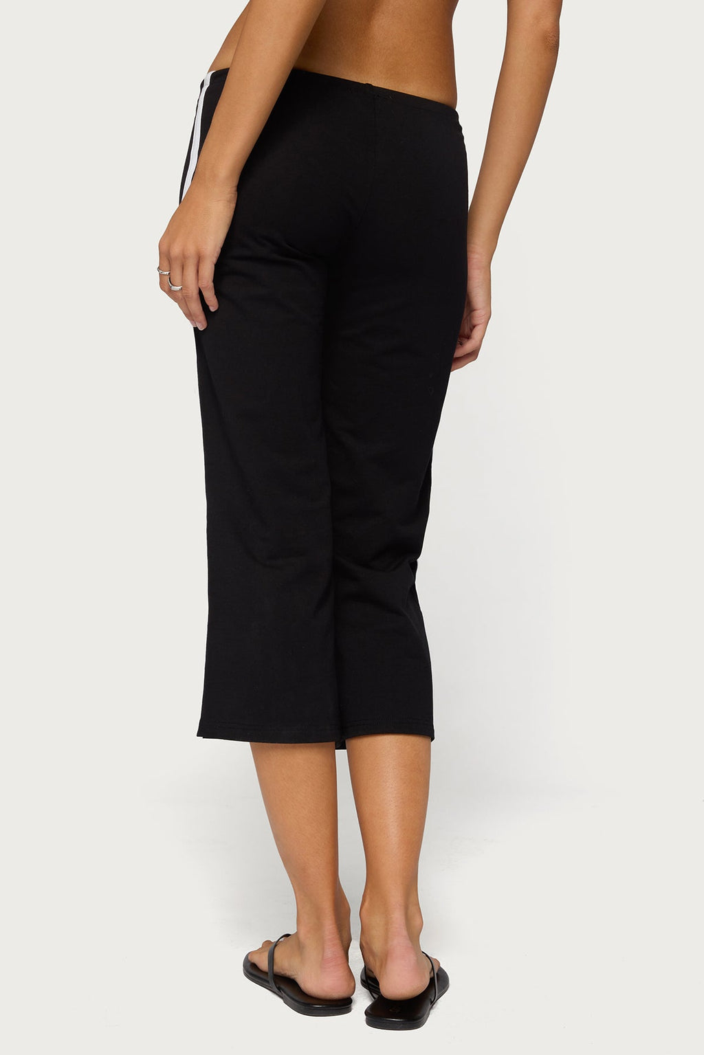Milene Contrast French Terry Capri Pants